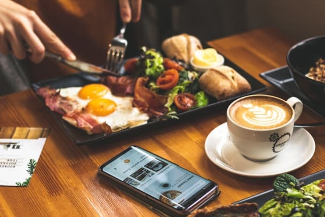 Petit-déjeuner brunch